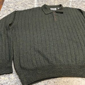 Comfy sweater in mint condition